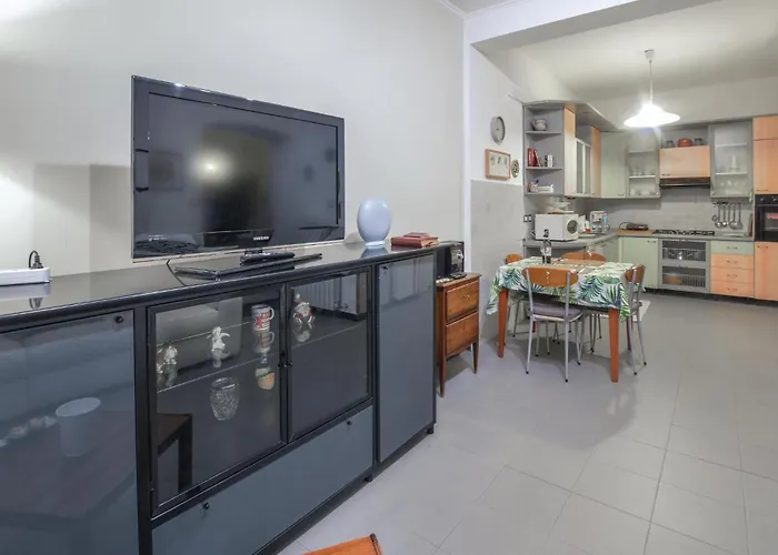 דירה 2 Bedroom Stunning In *