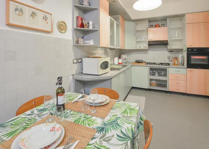 Apartament 2 Bedroom Stunning In