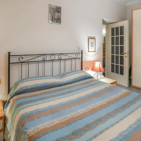 Apartment 2 Bedroom Gorgeous In