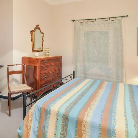 Apartment 2 Bedroom Gorgeous In Genoa