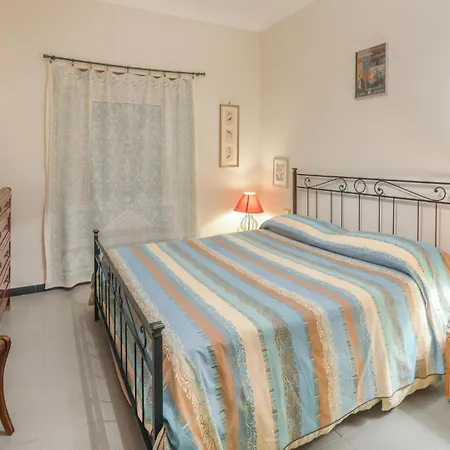 Apartment 2 Bedroom Gorgeous In Genoa