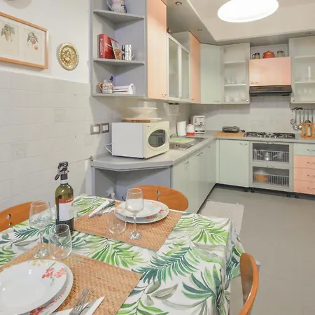 公寓 2 Bedroom Gorgeous In